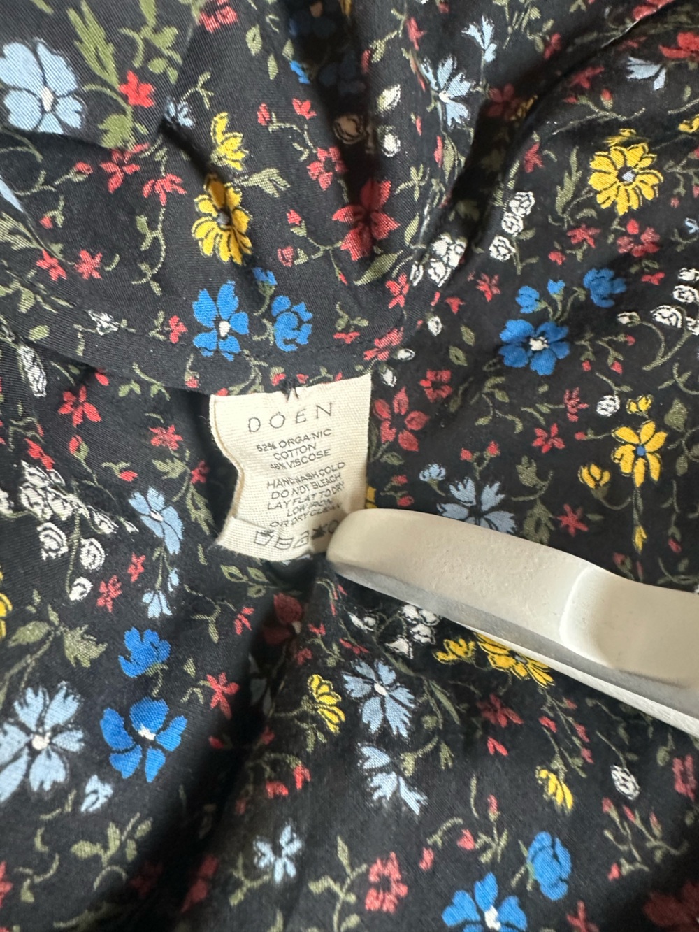 Doen Rose Top in Dusk Lily of the Valley - Picture 8 of 11